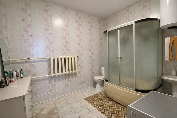 3-к квартира 90 кв.м, 1/4 эт.
