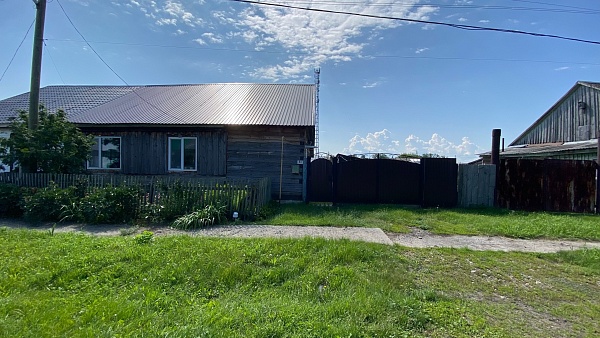 Половинка дома в с.Новая Заимка 62 кв.м на участке 9 соток
