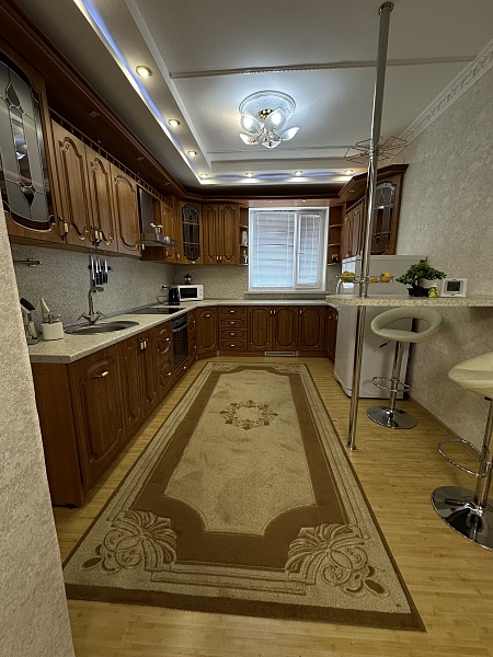 Дом 217 м² на участке 14,5 сот.